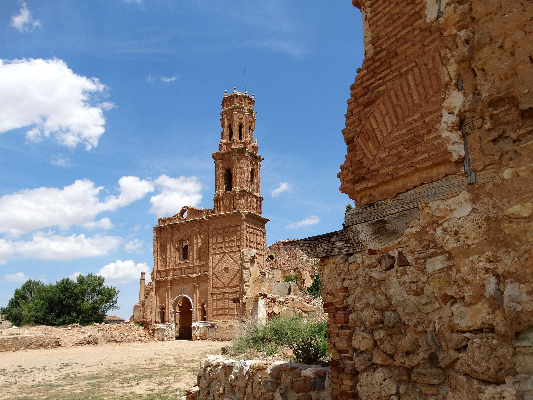 Belchite (Photo license: CC BY 2.0)
